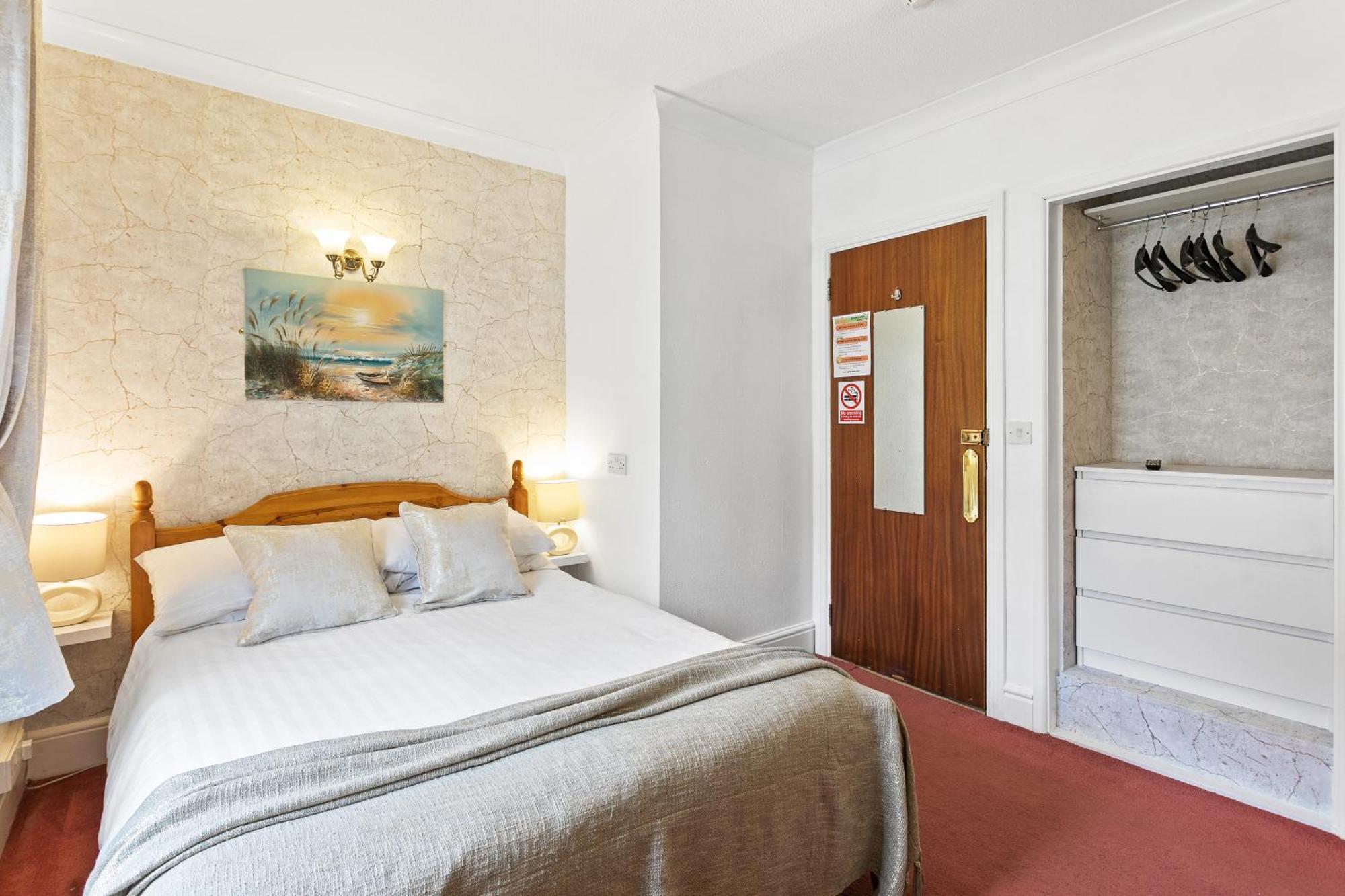 Seaways Hotel Пейнтон Экстерьер фото